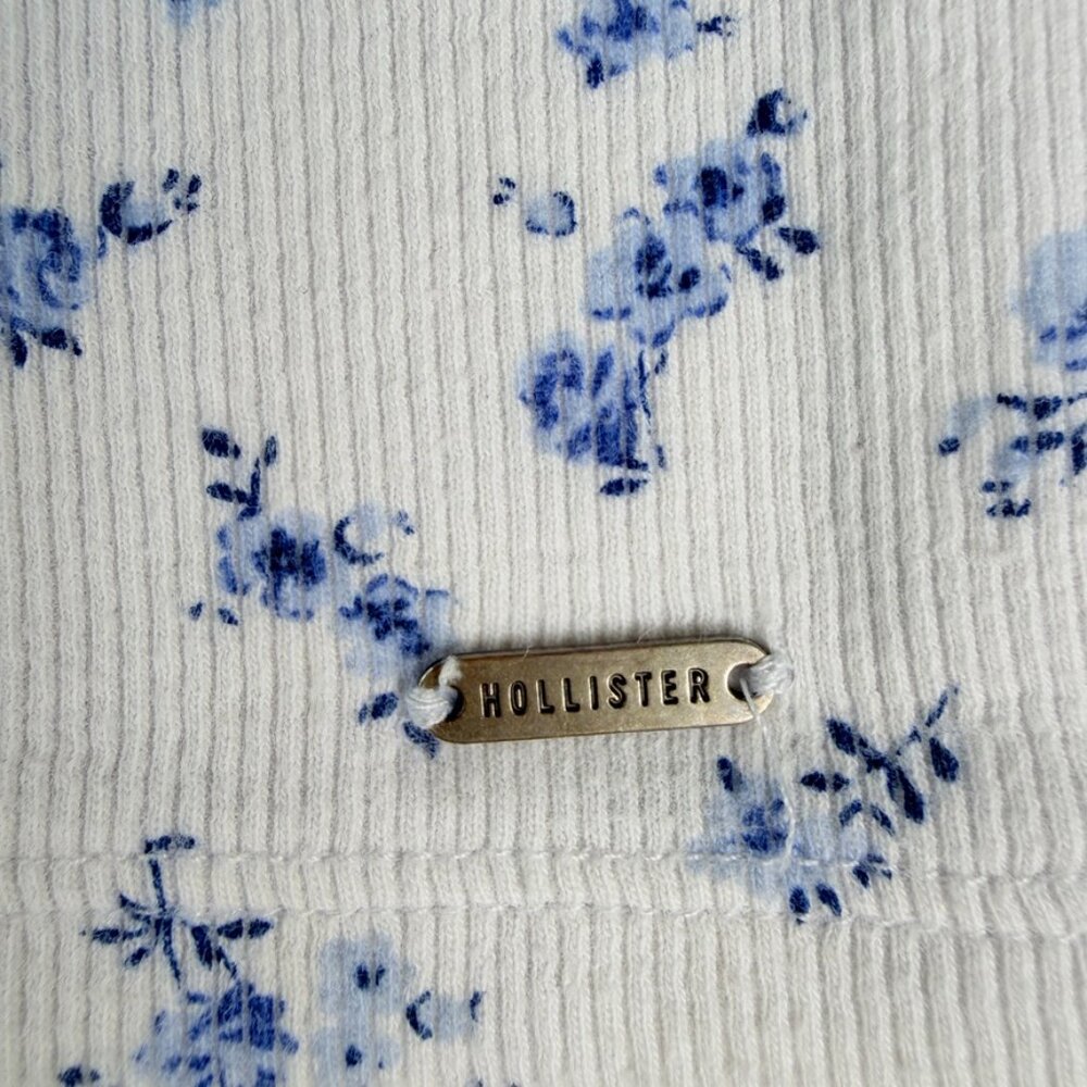 Floral Ribbed T-Shirt Hollister Women’s XS White Blue Short Sleeve Casual Top - Picture 4 of 8